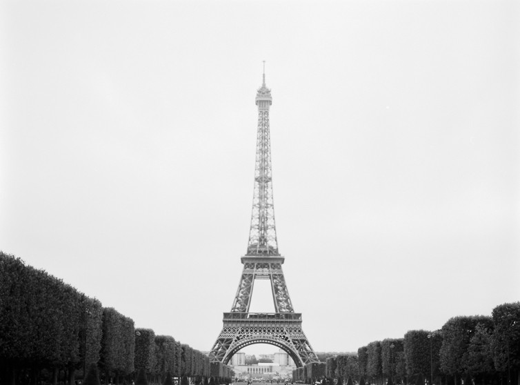 Eiffelturm ohne Paar