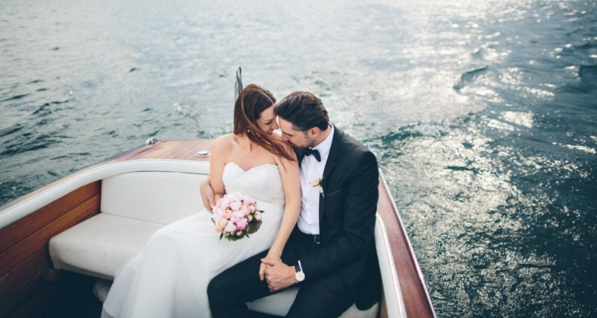 Mit dem Boot zur Hochzeitsfeier