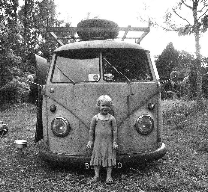 Camping mit Kindern in den 50er Jahren. 